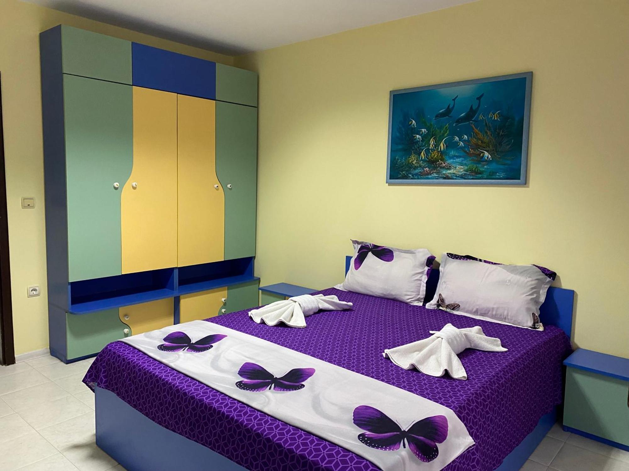 Gala Apartment 大特尔诺沃 外观 照片